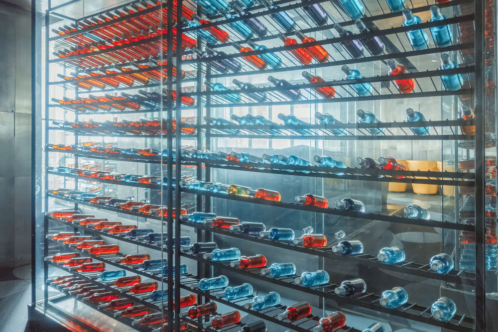 五彩斑斕的酒飲世界 起泡酒與香檳瓶的藝術(shù)收藏與酒吧設(shè)計